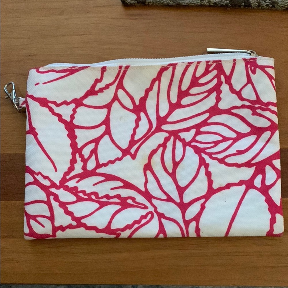 Stylish Pink and Cream Leaf Pattern Clutch